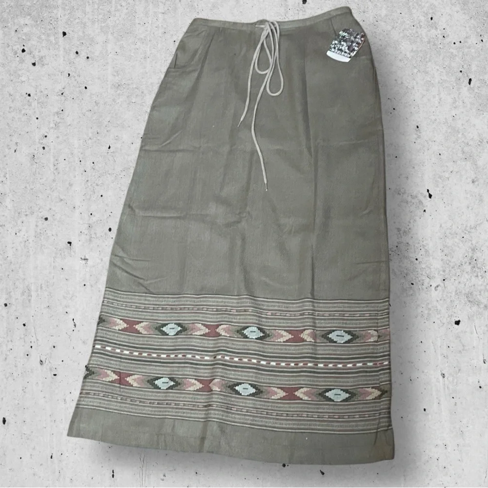 Woolrich NWT Skirt Size 12 Long Modest Style Pockets Tribal Aztec Print Brown